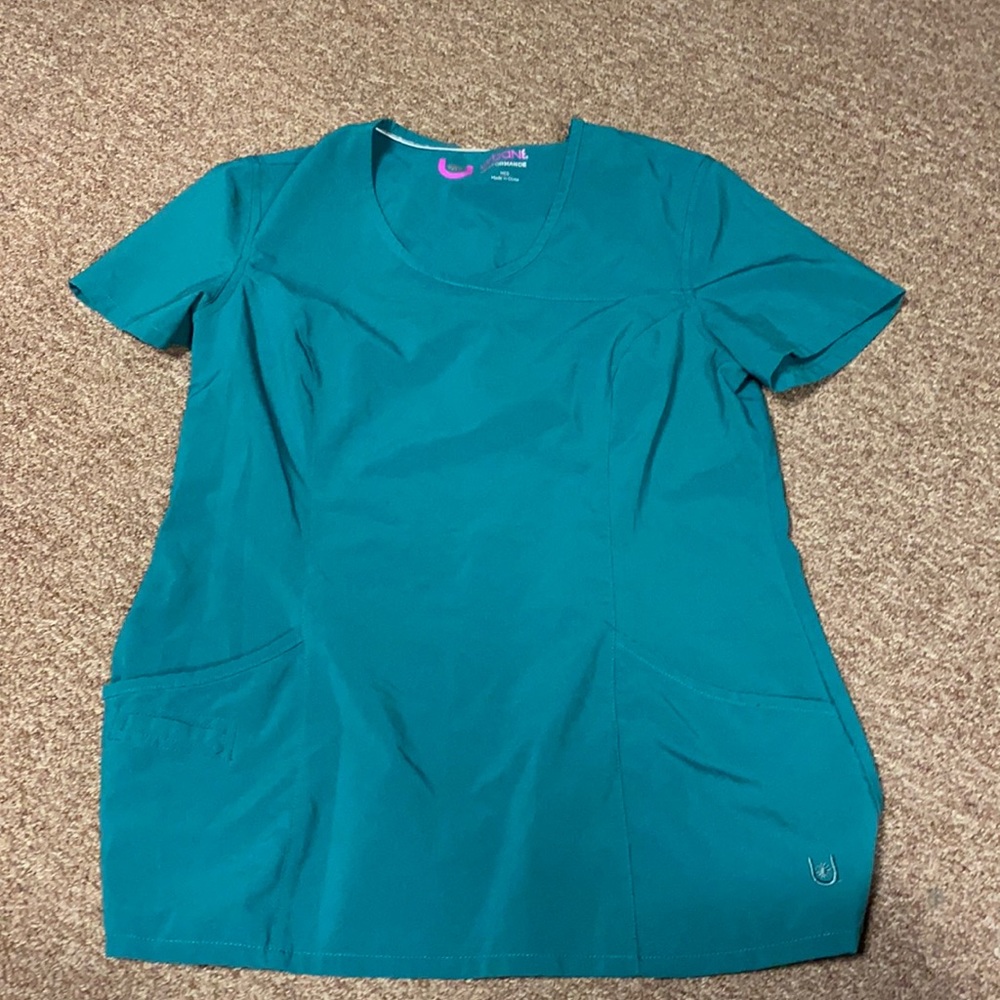 💥SOLD💥Medium hunter green scrub top